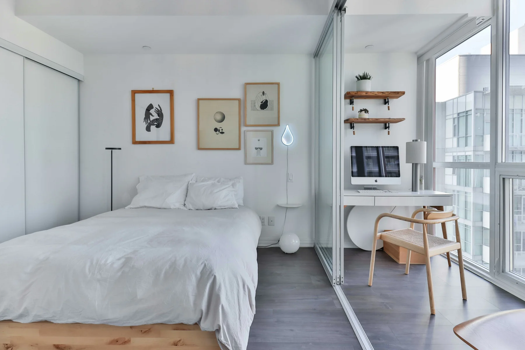 Dormitorio moderno en departamento