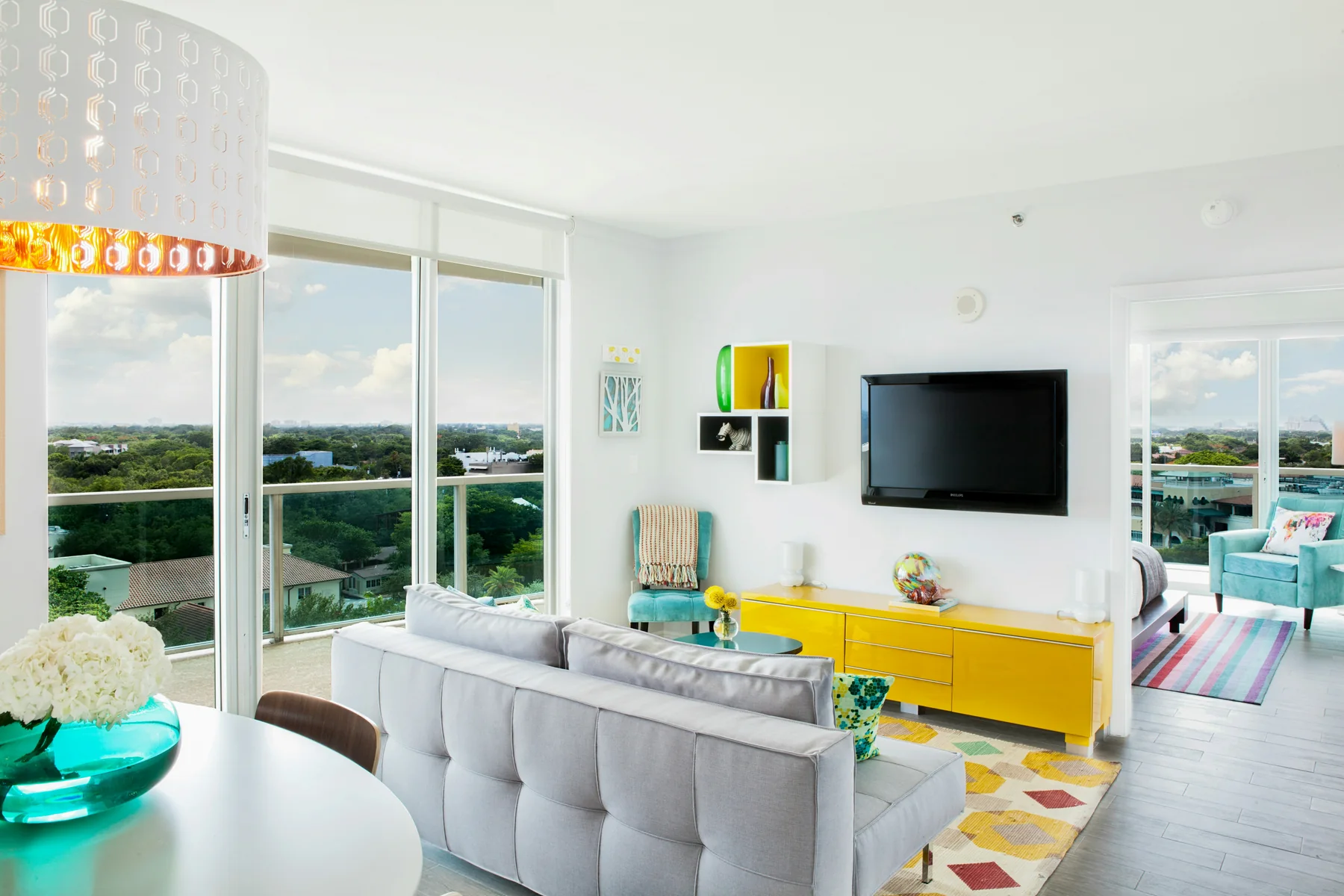 Living preparado para una presentación inmobiliaria